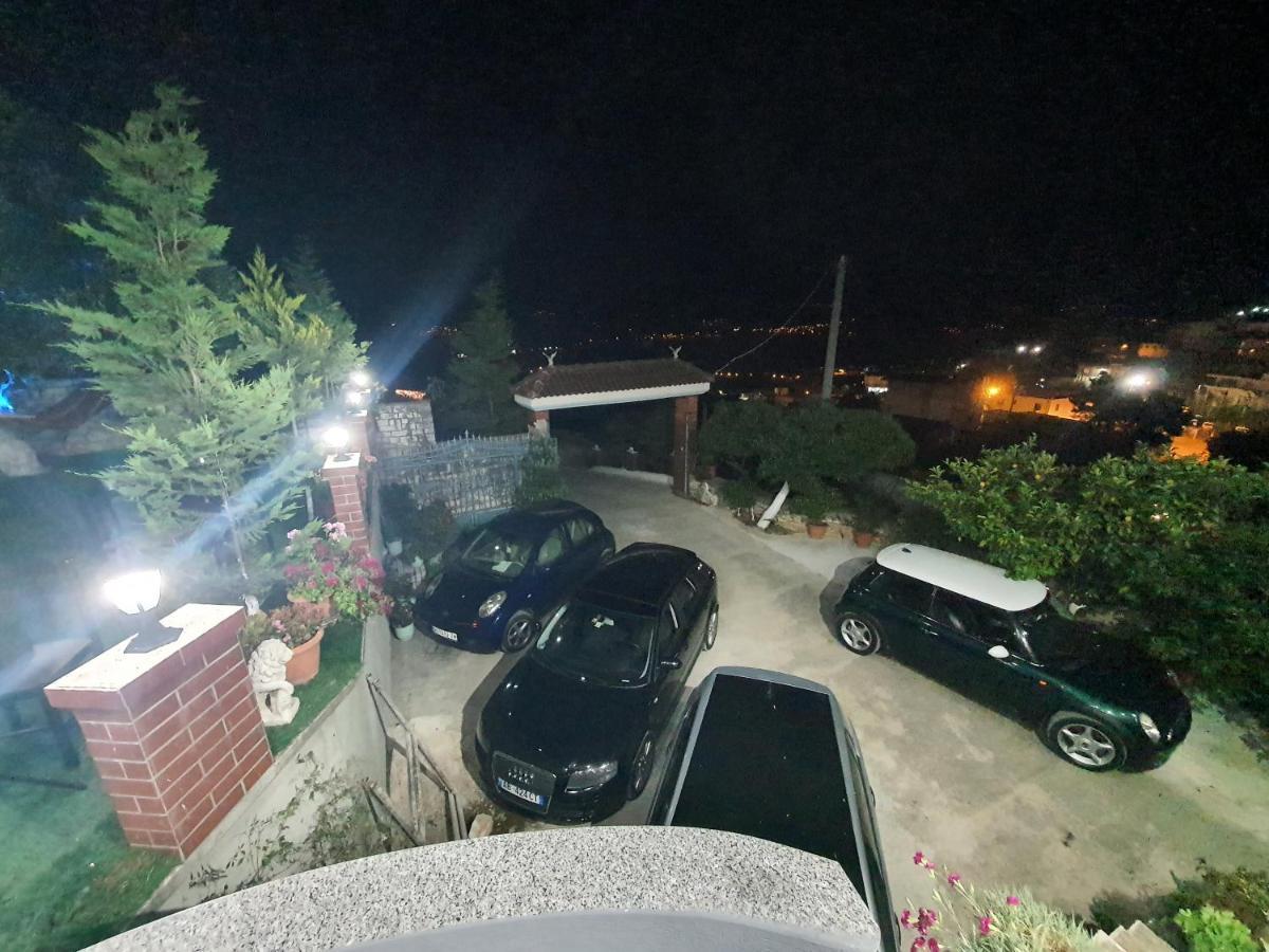 Villa Mehmeti Sarandë Exteriör bild