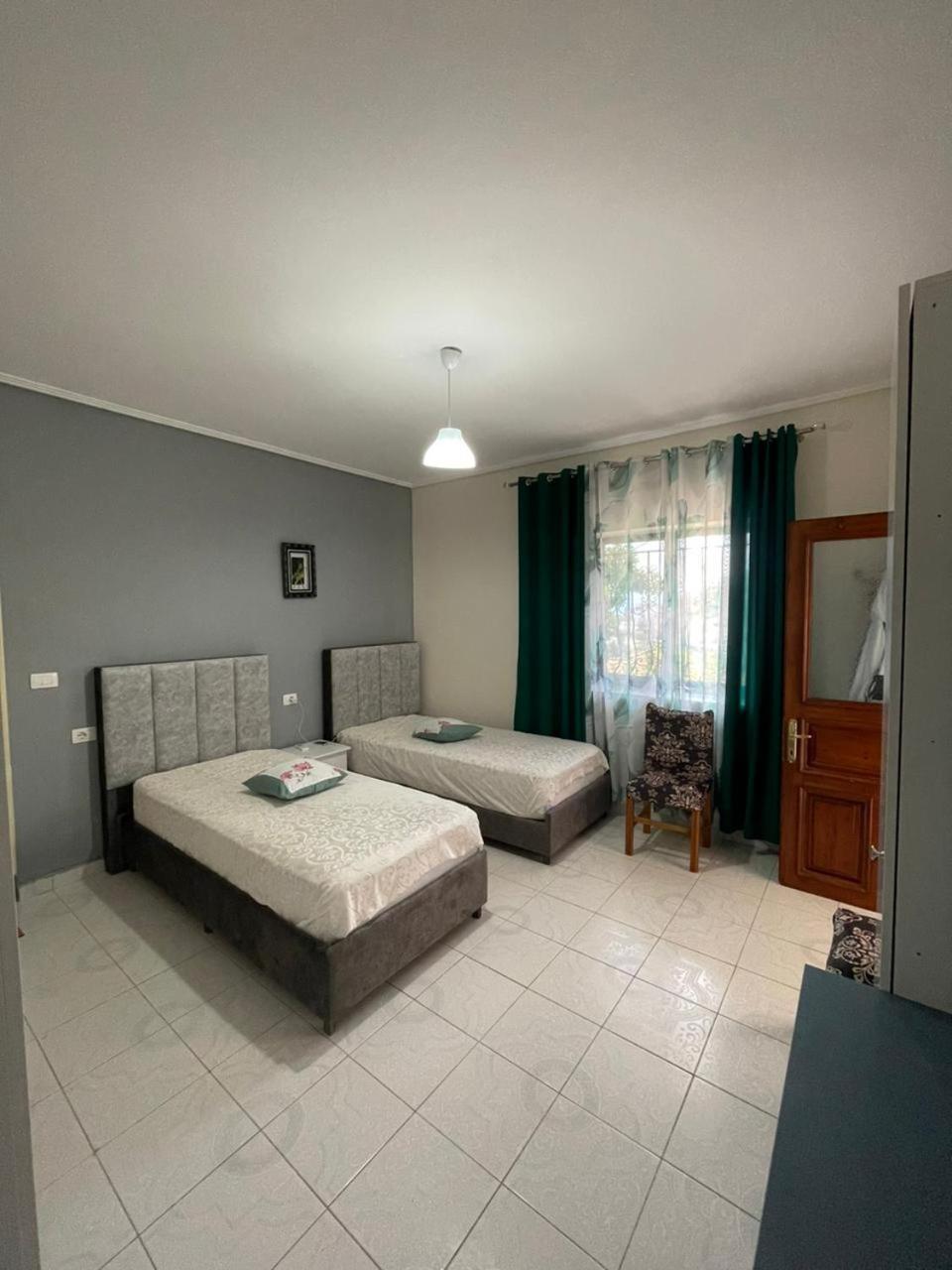 Villa Mehmeti Sarandë Rum bild